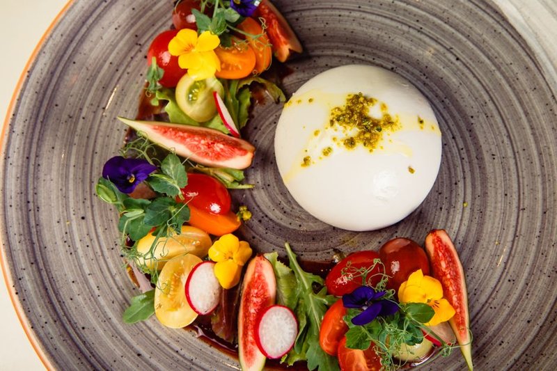 Burrata et légumes du jardin